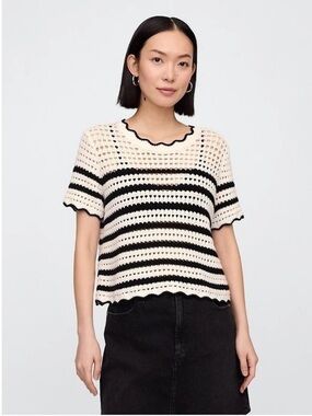GAP Women’s Striped Crochet Sweater Black Ivory Striped Scallop Short Sleeve M
